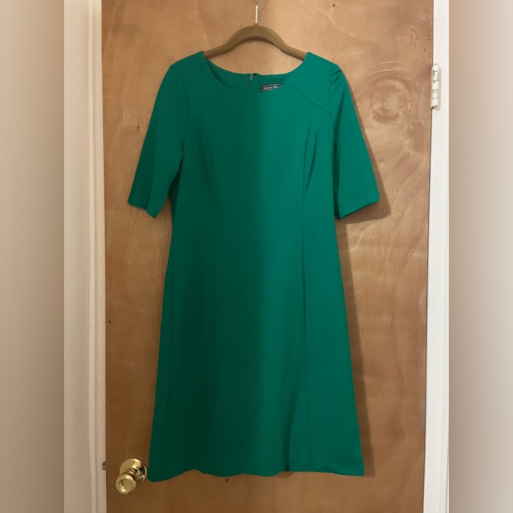 Jessica Howard, Size 10, Green dress